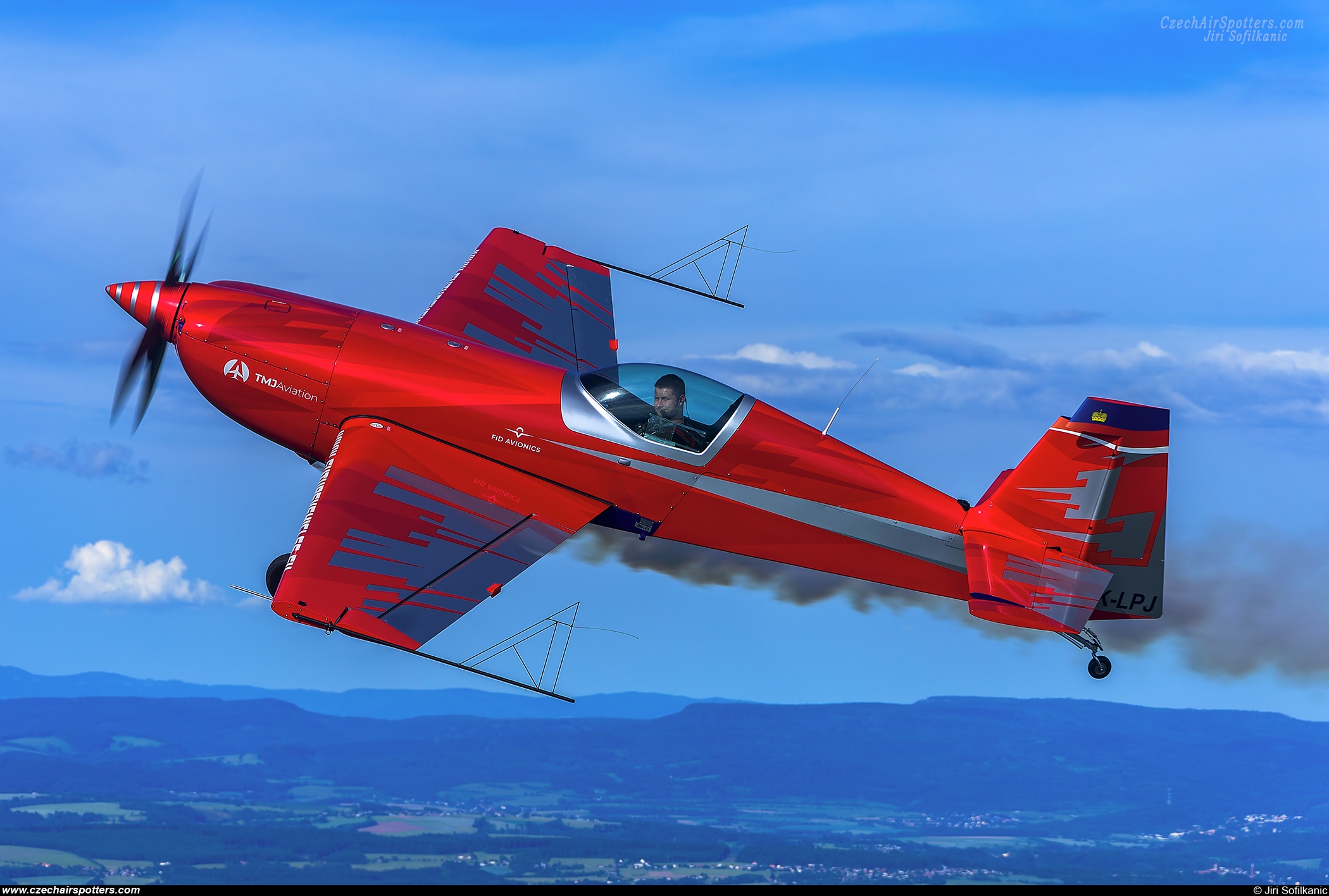 Future Vehicles – Extra EA-330SC OK-LPJ