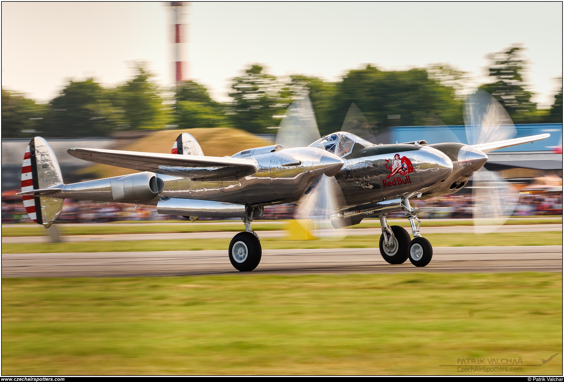 The Flying Bulls – Lockheed P-38L Lightning N25Y/422-8509