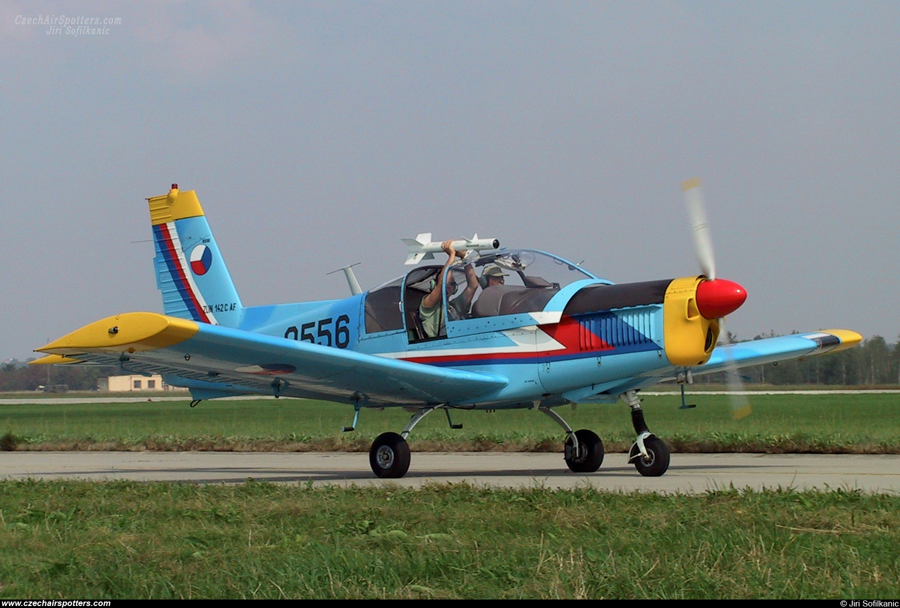LOM Praha - CLV – Zlin Z-142CAF 0556